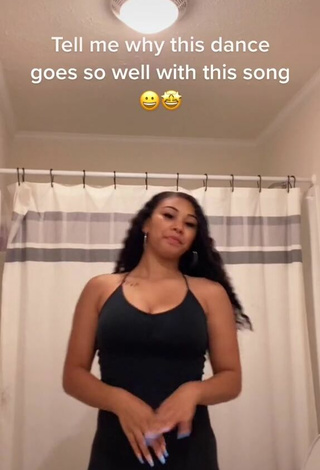 Sexy Makayla Marley Shows Cleavage in Black Crop Top and Bouncing Tits