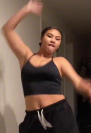 3. Luscious Makayla Marley Shows Cleavage in Black Crop Top and Bouncing Tits