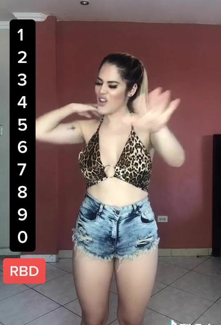 5. Sultry Mayra Jaime Maldonado Shows Cleavage in Leopard Crop Top