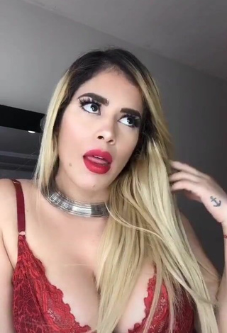 5. Luscious Mayra Jaime Maldonado Shows Cleavage in Red Bra