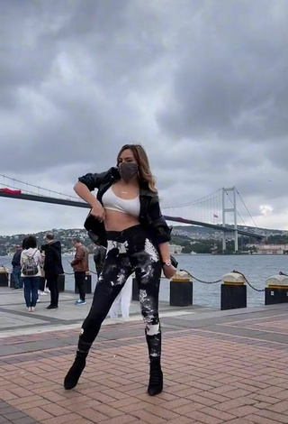 2. Sultry Melodi Özerdem in Leggings in a Street