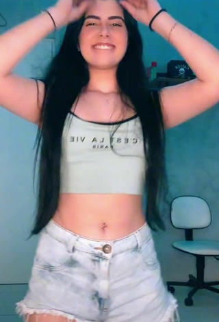 Titillating Gabrielle Motta in Crop Top