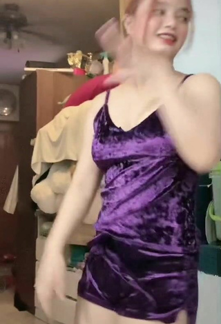 5. Sexy Mutyah Æñ Yasay in Violet Top while Twerking