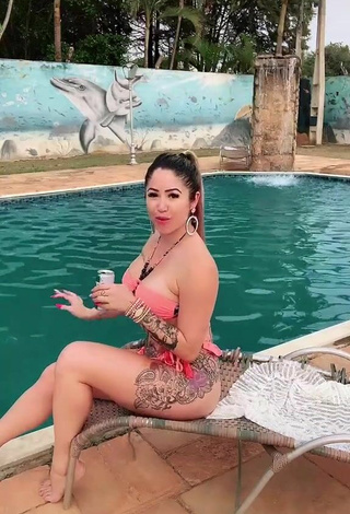 6. Luscious Naiara Coelho in Pink Bikini at the Pool