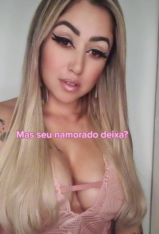 Beautiful Naiara Coelho Shows Cleavage