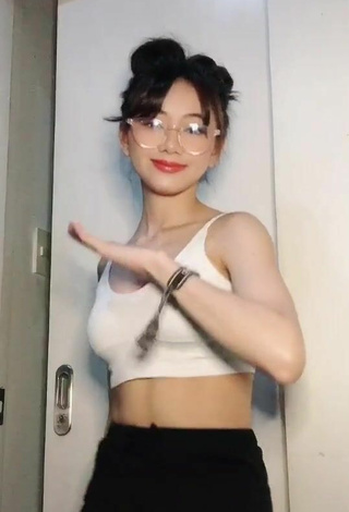 6. Really Cute Paulaxdrea in White Crop Top