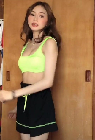 4. Pretty Paulaxdrea Shows Cleavage in Lime Green Sport Bra and Bouncing Tits