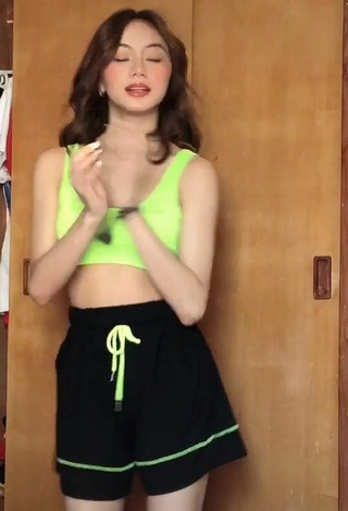 5. Pretty Paulaxdrea Shows Cleavage in Lime Green Sport Bra and Bouncing Tits