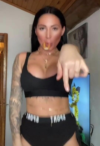 Hot Pocahontasmaria Shows Cleavage in Black Sport Bra