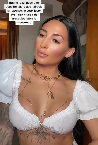 2. Pretty Pocahontasmaria Shows Cleavage in White Crop Top