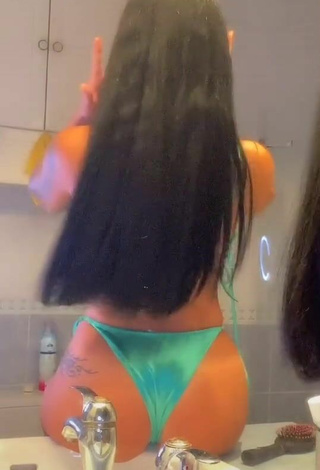 4. Sexy Pocahontasmaria Shows Butt