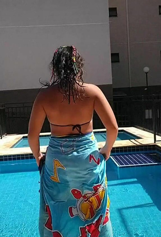 5. Luscious Raquel Toledoh in Black Bikini Top at the Swimming Pool while Twerking and Bouncing Boobs