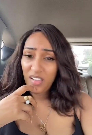 4. Titillating Juliet Ibrahim Shows Cleavage in a Car