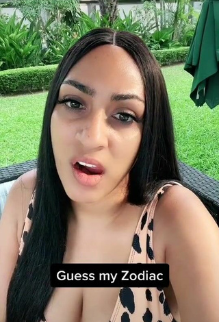 4. Hot Juliet Ibrahim Shows Cleavage