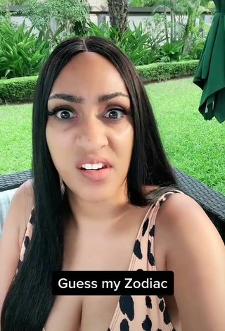 5. Hot Juliet Ibrahim Shows Cleavage