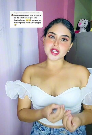 6. Hot Soydanielikald Shows Cleavage in White Crop Top