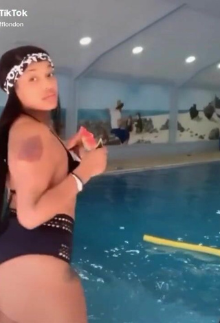 Sultry Stefflon Don Shows Cleavage in Black Bikini at the Swimming Pool and Bouncing Boobs