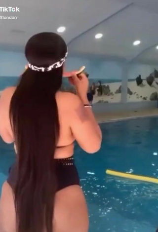 5. Sultry Stefflon Don Shows Cleavage in Black Bikini at the Swimming Pool and Bouncing Boobs