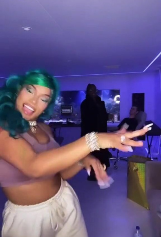 2. Sultry Stefflon Don Shows Cleavage in Crop Top