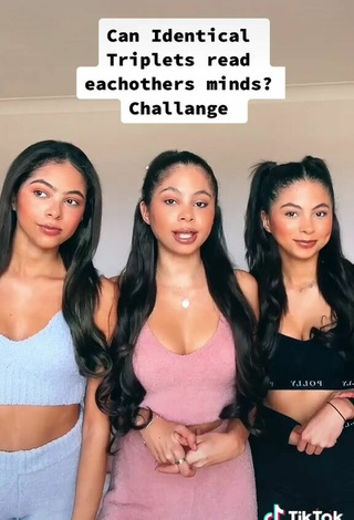 3. Emily & Maddy & Annabel Williams Shows her Sexy Cleavage