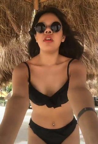 4. Sultry YaeeMit in Black Bikini