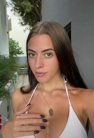 Hot Ydrissia️ Shows Cleavage in White Bikini Top