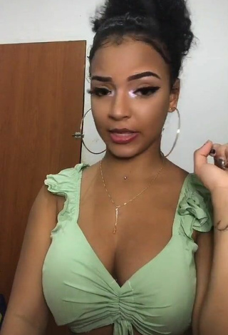 3. Luscious Ziane Martins Shows Cleavage in Green Crop Top