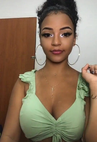 4. Luscious Ziane Martins Shows Cleavage in Green Crop Top