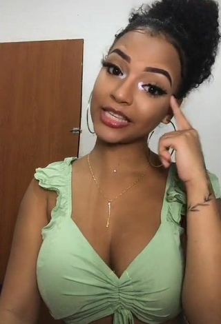 5. Luscious Ziane Martins Shows Cleavage in Green Crop Top