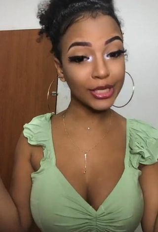 6. Luscious Ziane Martins Shows Cleavage in Green Crop Top