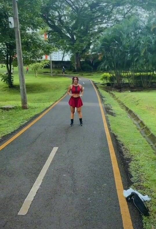 1. Colombiana sexy haciendo ejercicio en Panamá