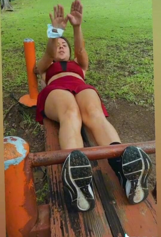 6. Colombiana sexy haciendo ejercicio en Panamá