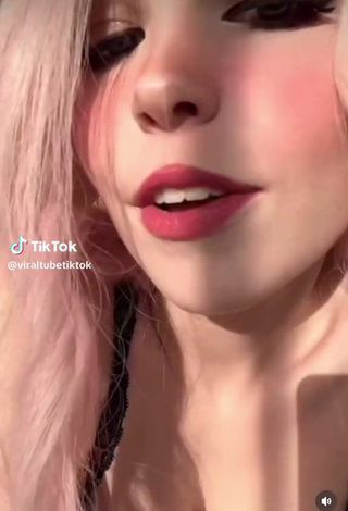 3. Sultry viraltubetiktok Shows Cleavage in Bra