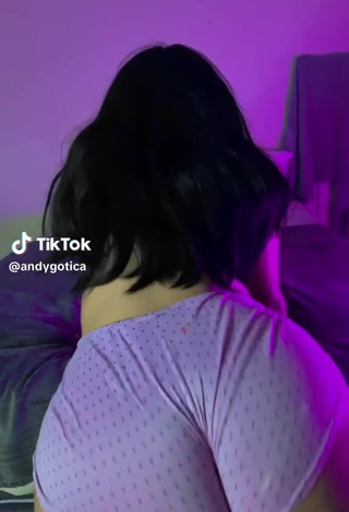 1. Sultry Andy Hips Shows Cameltoe while Twerking