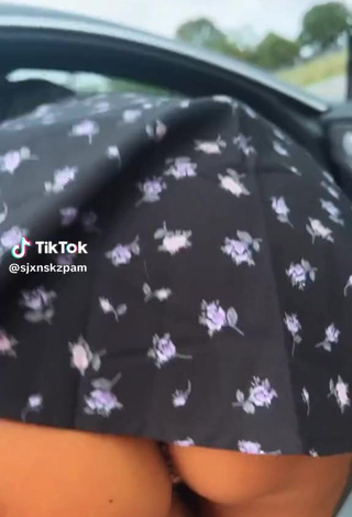 2. Sultry sjxnskzpam Shows Asshole (Upskirt, Oops)