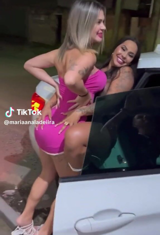 2. Sultry mariaanaladeiira Shows Butt (Side Boob)