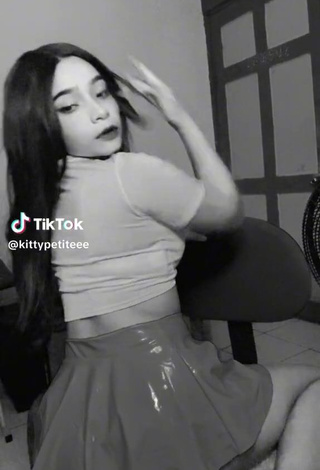 2. Hot skirt gstring twerk  Kittypetitee