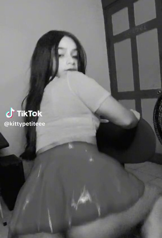 4. Hot skirt gstring twerk  Kittypetitee