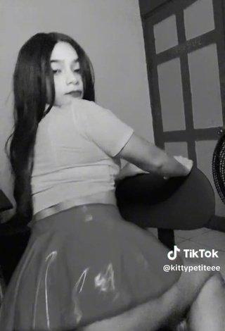 6. Hot skirt gstring twerk  Kittypetitee