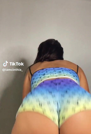 1. Titillating iamcinthia_ Shows Cameltoe while Twerking