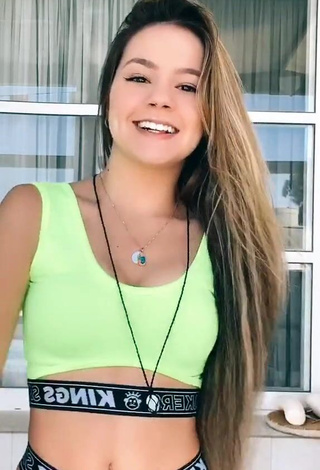 bela in Nice Crop Top