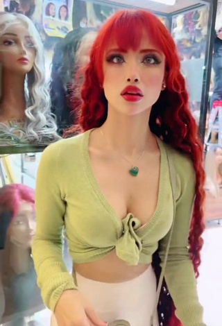 3. Sweet Bella Dueñas Shows Cleavage in Cute Light Green Crop Top