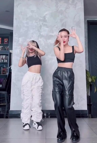 2. Really Cute Bùi Thảo Ly in Black Crop Top