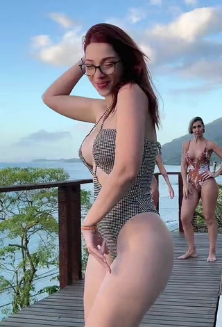 5. Attractive Cibelly Ferreira Shows Butt (Side Boob)