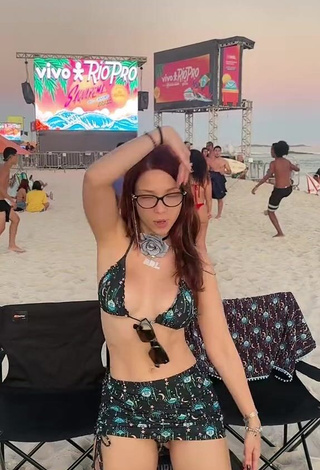 5. Sexy Cibelly Ferreira Shows Cleavage in Bikini Top (Side Boob)