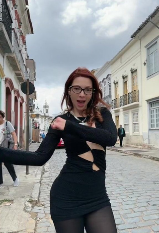 Cute Cibelly Ferreira Shows Cleavage in a Street (Side Boob)