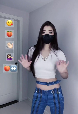 Really Cute Han Qui in White Crop Top