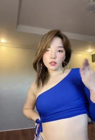 Sensual Dasuri Choi Shows Cleavage in Blue Crop Top