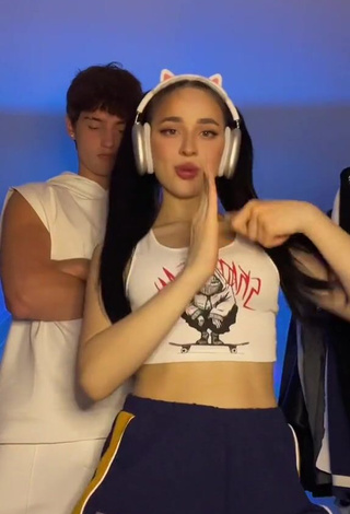 Pretty Elsarca in Crop Top