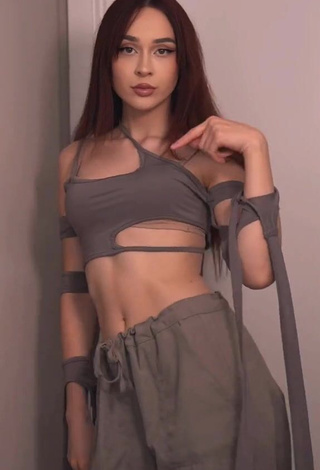 Cute Elsarca Shows Cleavage in Crop Top